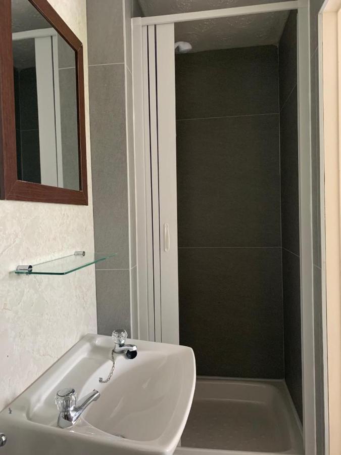 Greenhills Hotel Saint Florence Bagian luar foto